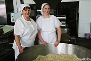 Их объединяет запах хлеба: Лилия и Инна Тапути работают пекарями