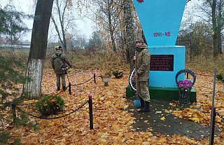 Военнослужащие Сморгонской пограничной группы приняли участие в республиканском субботнике Военнослужащие Сморгонской пограничной группы приняли участие в республиканском субботнике