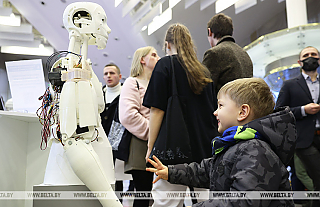 Выставку "Беларусь интеллектуальная" продлят на неделю из-за большого интереса посетителей