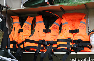 ОСВОД предупреждает: находиться в лодке без спасательного жилета опасно