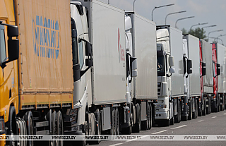 Автобусы и грузовики из Беларуси начали принимать в литовском пункте пропуска "Мядининкай"