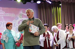 Руководитель народного хора ветеранов труда и вокальной группы «Аксаміткі» Василий Карпец рассказал про свою неделю