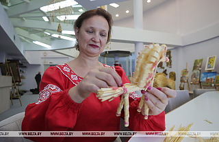 В Гродненской области ремеслом соломоплетения занимаются более 50 мастеров