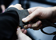 Трое мужчин совершили в Островце кражу больше чем на 60 000 рублей Трое мужчин совершили в Островце кражу больше чем на 60 000 рублей