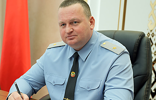 Выездной приём и «Прямую линию» в Островце провёл Дмитрий Резенков