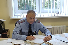 Участковый отвечает: незнакомым абонентам не доверять и любую информацию перепроверять 