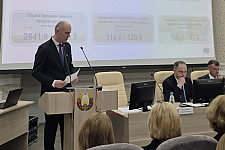 Местное управление и самоуправление: островецкие депутаты утвердили программу социально-экономического развития района на 2026-2030 годы