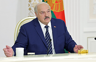 "Должен пройтись так, чтобы губернатор вспотел". Александр Лукашенко о требованиях к помощникам в регионах