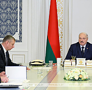 Александр Лукашенко требует бороться за своего потребителя на основных рынках, несмотря на сложную ситуацию Александр Лукашенко требует бороться за своего потребителя на основных рынках, несмотря на сложную ситуацию