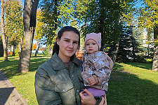 «Восхищаюсь и люблю в ней всё» – жители Островца о своих мамах