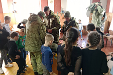 Пограничники встретились с жителями агрогородка Страчанка 