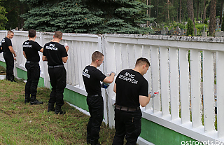 Спасатели присоединились к районному субботнику