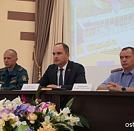 День информирования в центральной районной клинической больнице провёл председатель райисполкома Сергей Медзвецкас