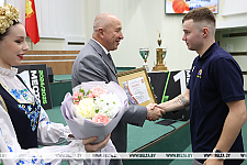 Воля, сплоченность, шквал эмоций. Чемпионов Беларуси по баскетболу чествовали в Гродненском облисполкоме