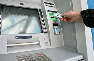 Чтобы деньги положить: о работе инфокиоска в Островце