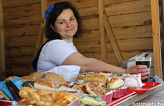 В День Независимости в Островце: жаркое и вкусное народное гулянье