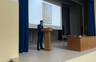 О сохранении исторической памяти говорил с военнослужащими прокурор района